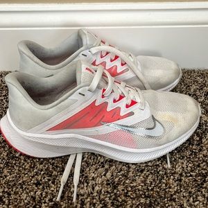 Womens Nike Quest Sneakers Sz 6